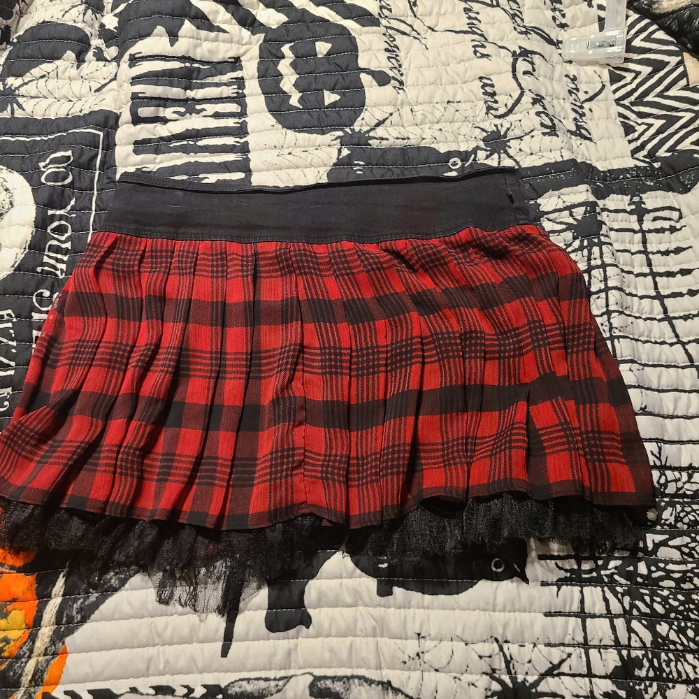Royal bones skirt